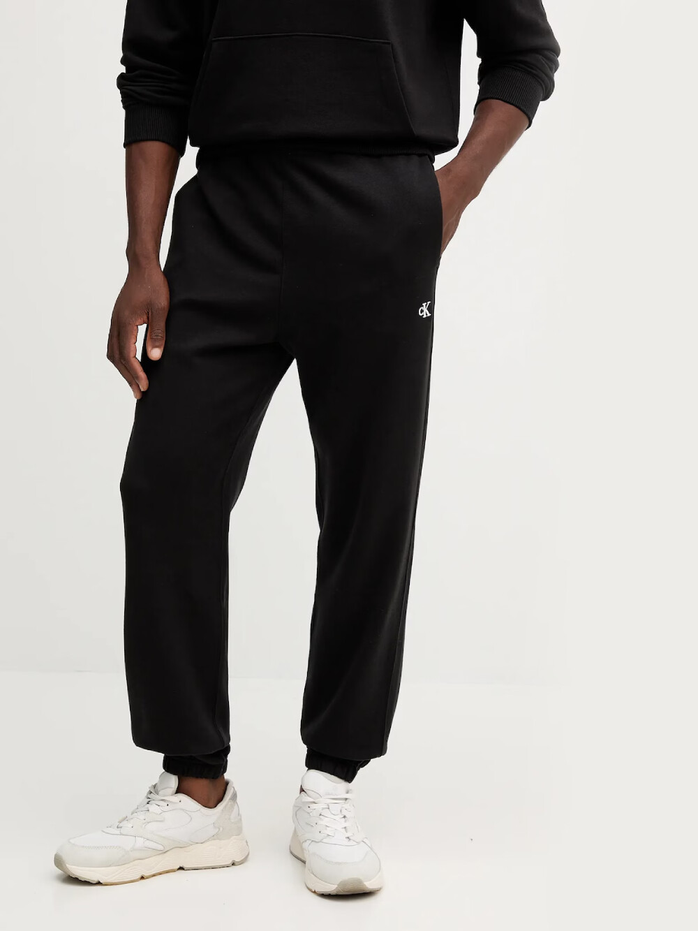 Calvin Klein pánské černé tepláky LV04RD241GUB1 S