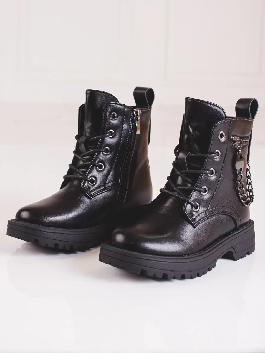 Trendy černé dětské kotníkové boty bez podpatku