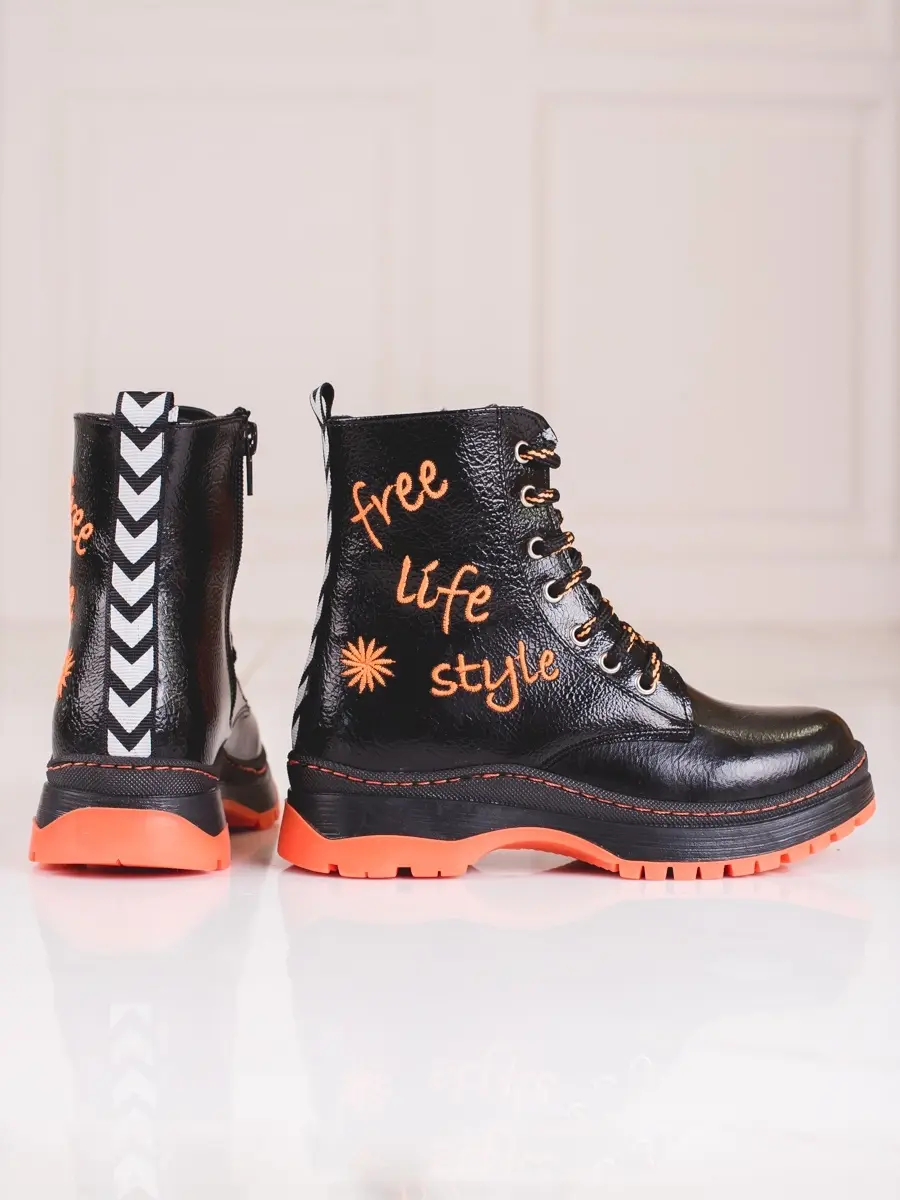 Krásné dětské černé kotníkové boty bez podpatku