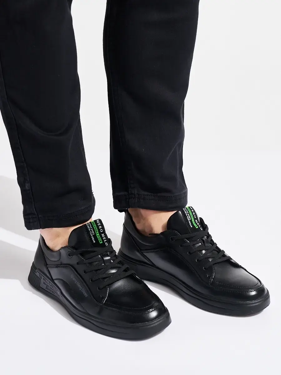 Praktické černé pánské tenisky