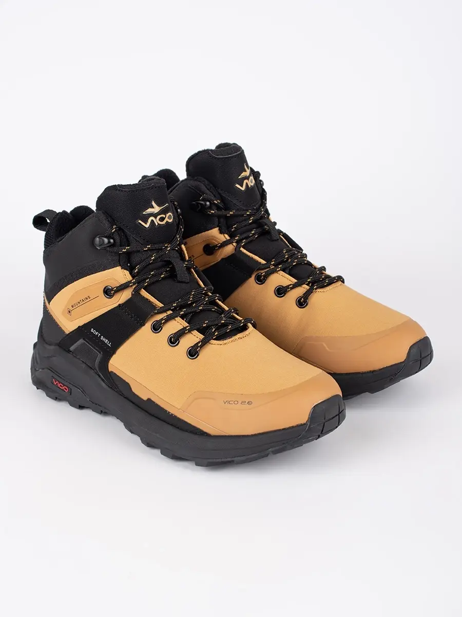 Pěkné hnědé pánské trekové boty