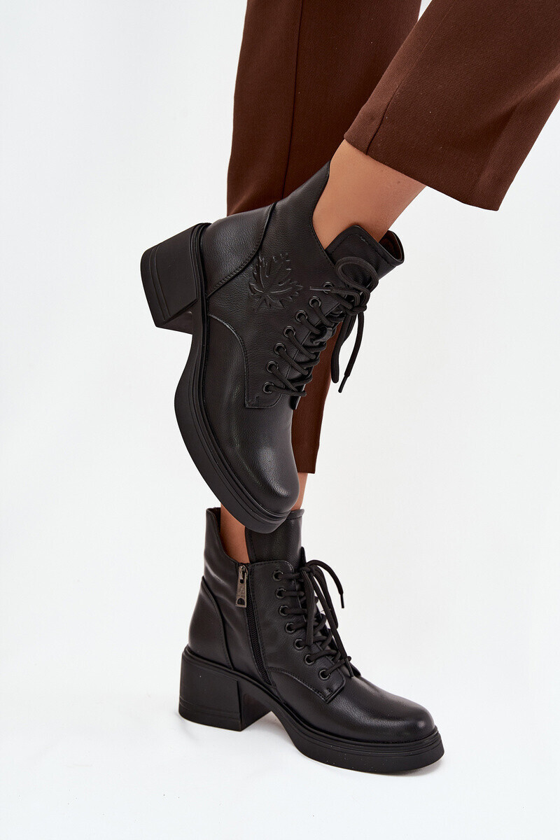 Dámské kožené kotníkové boty na klínku s podšívkou Vinceza