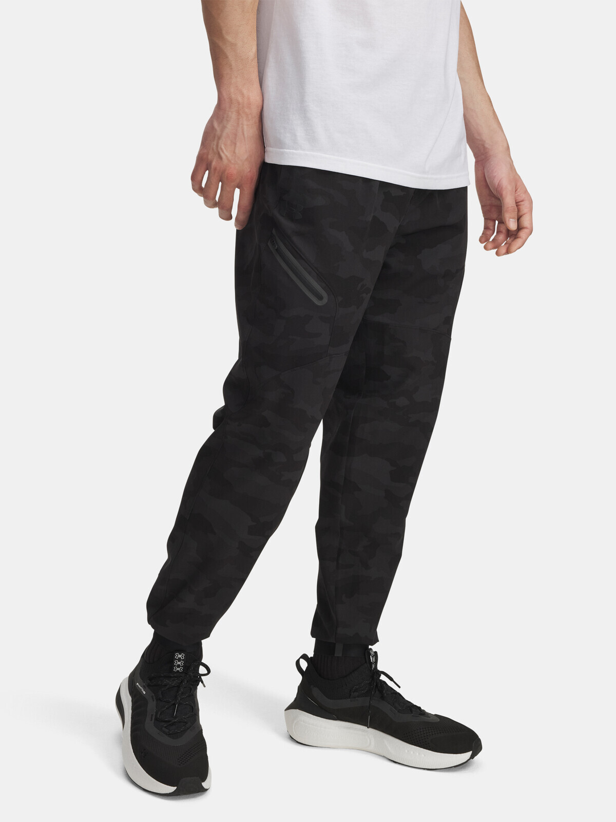 Pánské tepláky Under Armour UA Unstoppable Woven Jogger-BLK - Pánské