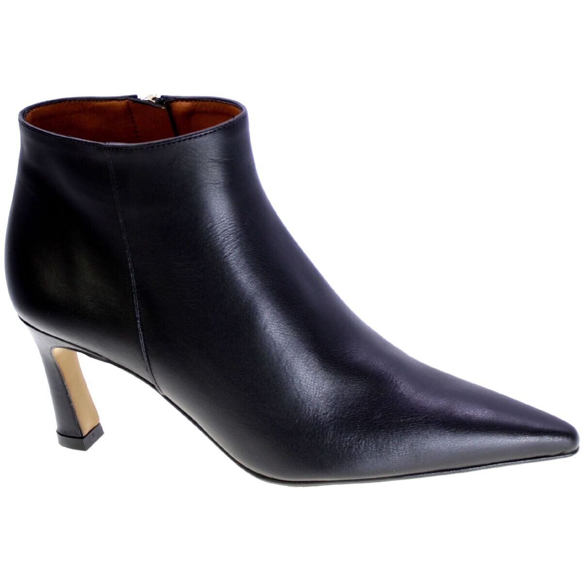 Angel Alarcon  93335  Černá