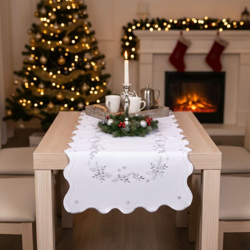 Ubrus Vánoční, Vánoční bobule šedostříbrné, bílý 30 x 45 cm