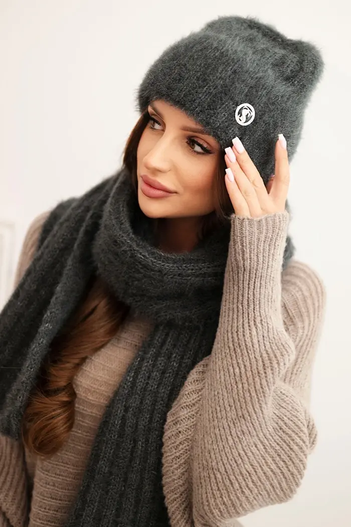 Kesi Dámská souprava čepice a dlouhý šál z měkké příze grafitový