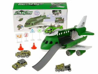 Vojenská letecká základna – transportní letadlo s auty a doplňky