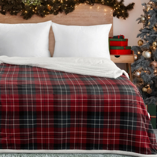 Deka CHRISTMAS 18 tmavě zelená / červená