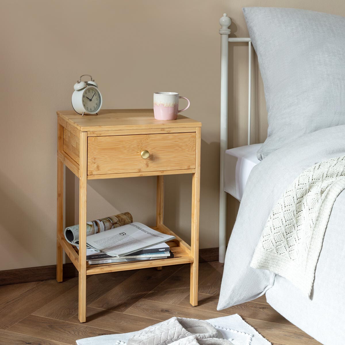 Die moderne Hausfrau Noční stolek Bambus