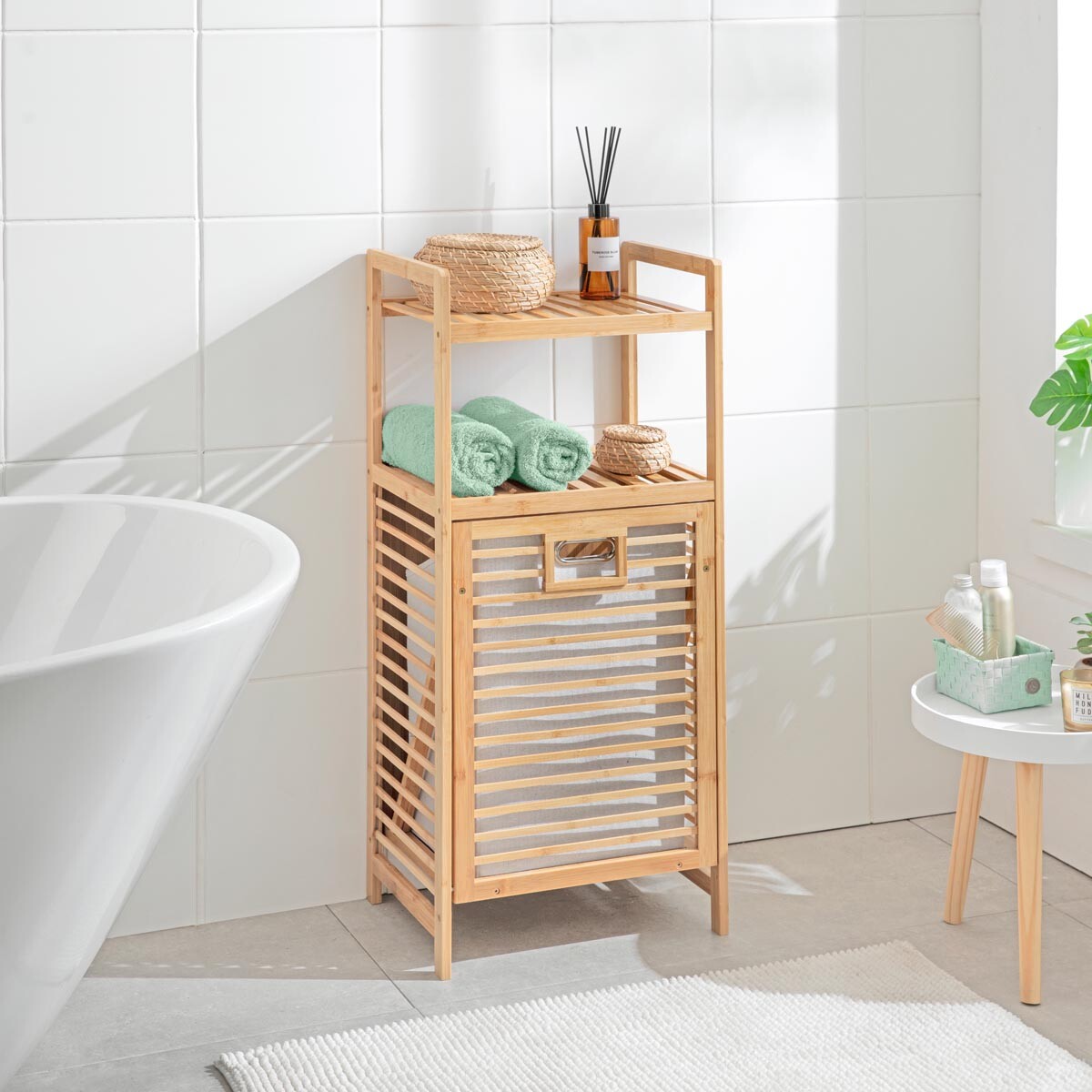 Die moderne Hausfrau Bambusový regál s košem na prádlo