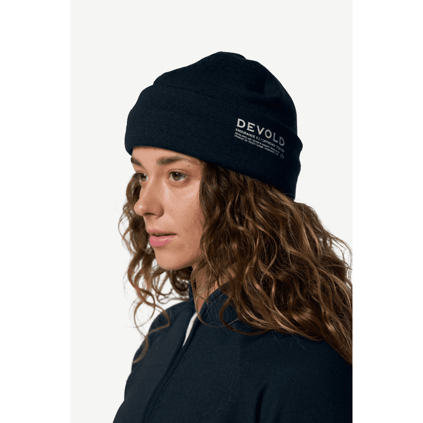 Zimní čepice Devold Endurance Merino Beanie Barva: černá