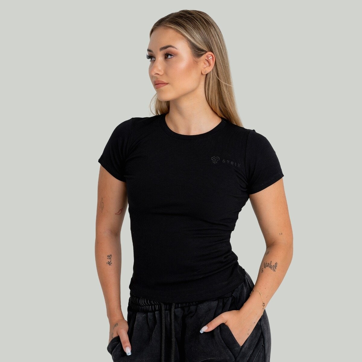 STRIX Women‘s Ribbed Tee Black