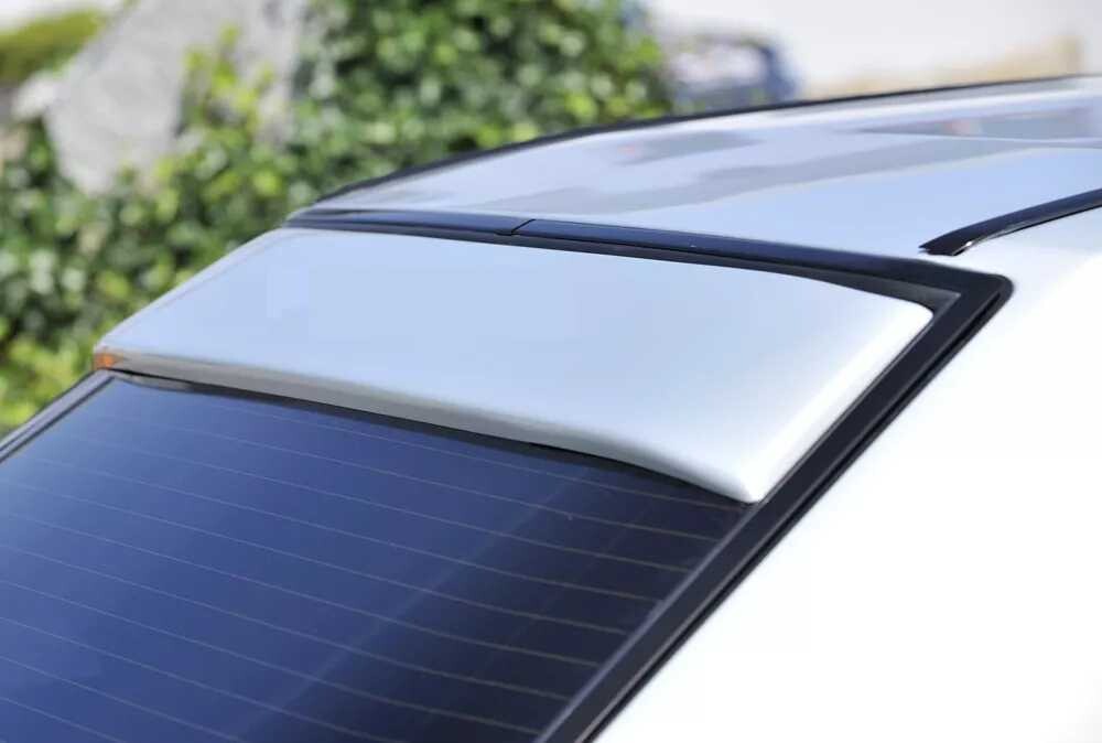 Rieger Tuning Rieger patka na zadní okno pro Mercedes 190 W201 sedan, plast ABS bez povrchové úpravy