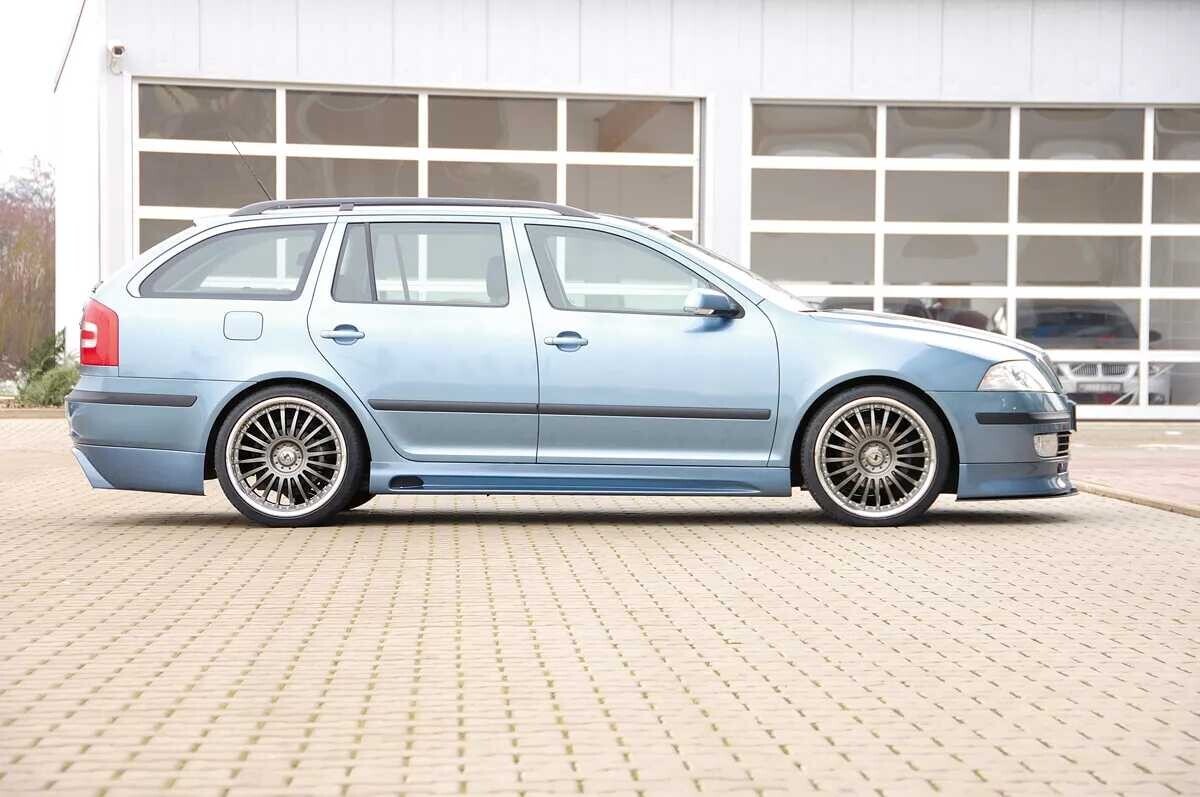 Rieger Tuning Rieger boční práh mont. strana levá pro Škoda Octavia 1Z combi, sedan, r.v. 06/04-, plast ABS bez povrchové úpravy, s prolisem a výřezem