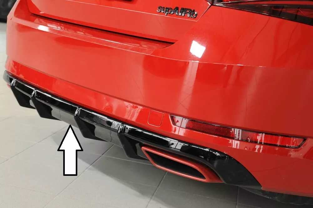 Rieger Tuning Rieger vložka zadního nárazníku pro Škoda Superb III 3T, 3V combi, sedan vč. faceliftu, plast ABS lakovaný do černé lesklé barvy, 2.0 TSI (200/206kW), pro vozy bez tažného zařízení