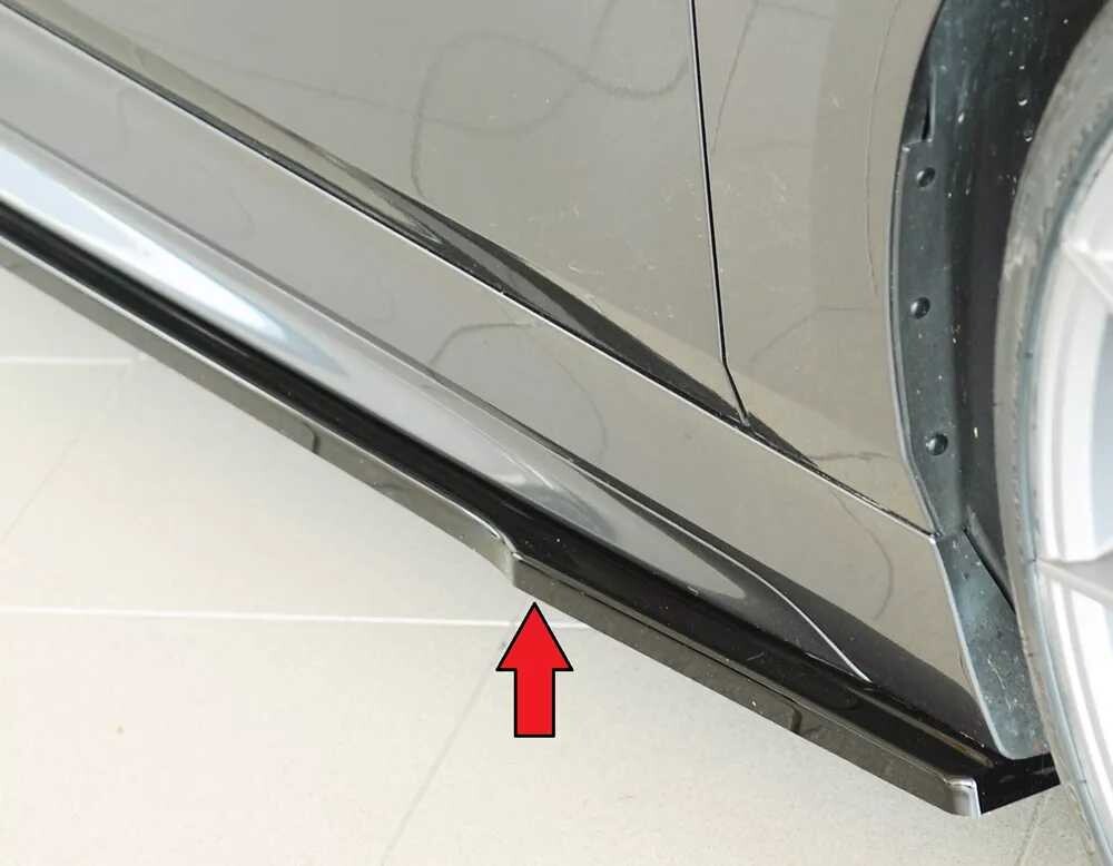 Rieger Tuning Rieger spoiler pod boční práh mont. strana pravá pro BMW řada 1 F40 hatchback / 4-dr., 07/19-, plast ABS lakovaný do černé lesklé barvy