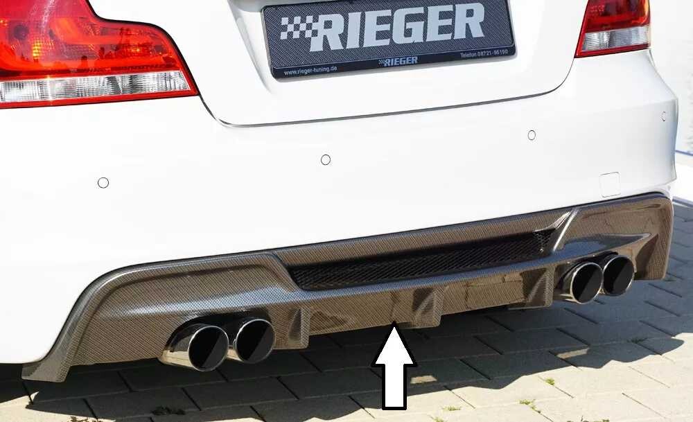Rieger Tuning Rieger vložka zadního nárazníku pro BMW řada 1 E82, E88 kabriolet, kupé, plast ABS s povrchovou úpravou Carbon-Look, pro dvojité koncovky na obou stranách 4x80 mm