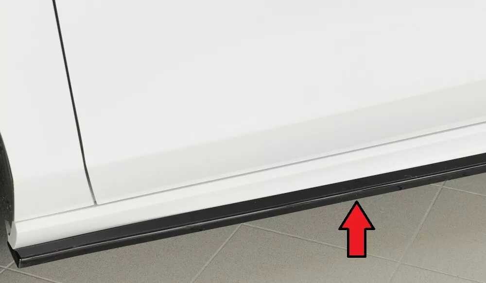 Rieger Tuning Rieger spoiler pod boční práh mont. strana levá pro Ford Focus 4 DEH, ST 5-dvéř. (combi), 5-dvéř. (hatchback), 5-dvéř. (sedan), 06/19-, 09/18-, plast ABS lakovaný do černé lesklé barvy