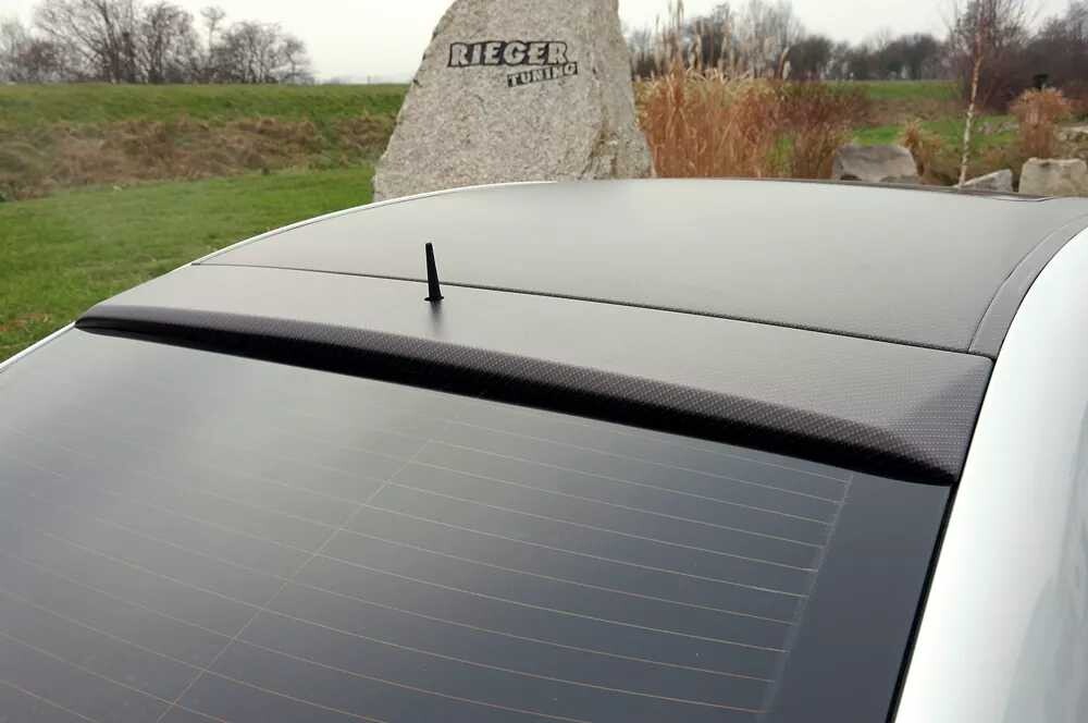 Rieger Tuning Rieger patka na zadní okno pro Mercedes CLK W209 kupé vč. faceliftu, 00/02-06/04, 07/04-, plast ABS s povrchovou úpravou Carbon-Look, s výřezem pro anténu