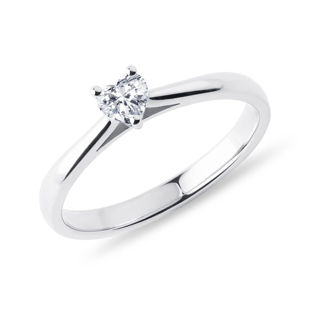 Prsten s diamantem v brusu srdce z bílého zlata KLENOTA