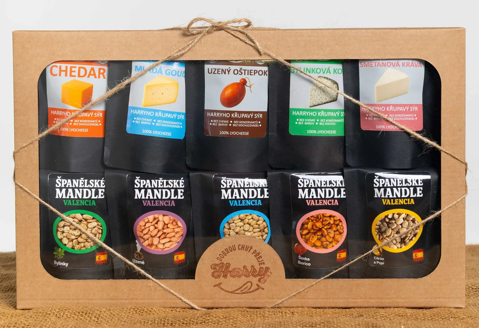 Dárková sada křupavých lyofilizovaných sýrů a španělských mandlí