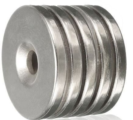 Neodymový magnet N35 25x3mm s otvorem, balení 5ks