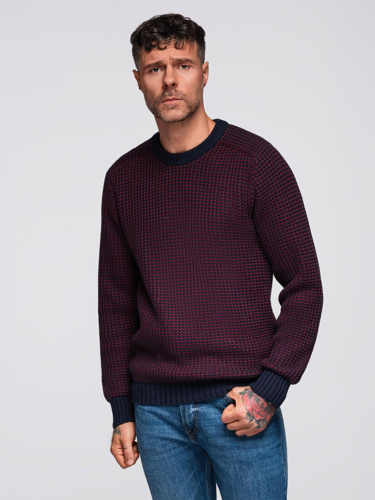 Ombre Men's contrast weave sweater with round neckline - maroon