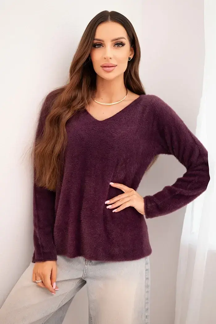 Kesi Włoski Svetr dámský z měkké pleteniny s V výstřihem švestkový