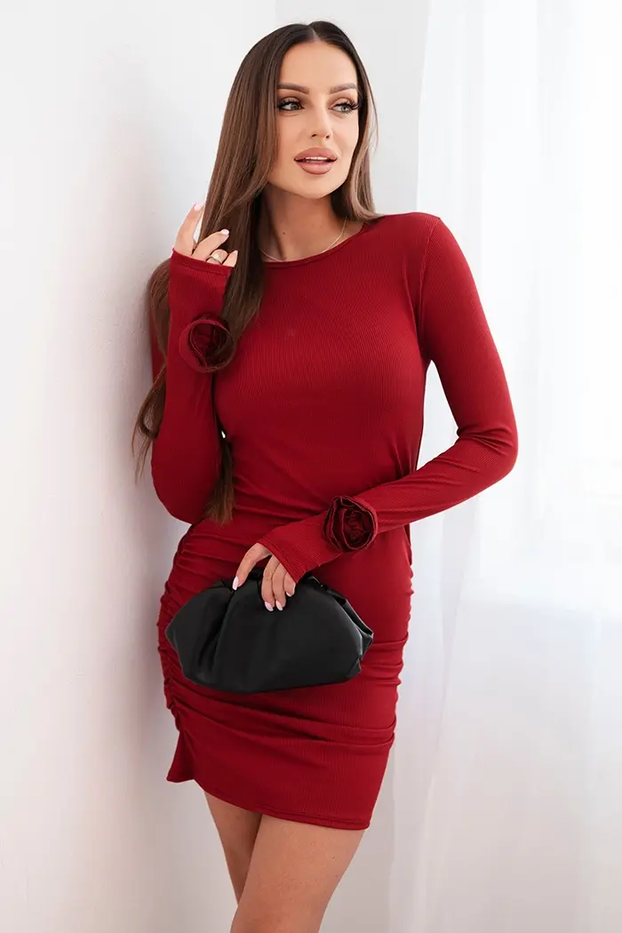 Kesi Włoski Dámské šaty z viskózy s nařasením a květinami na rukávech bordová