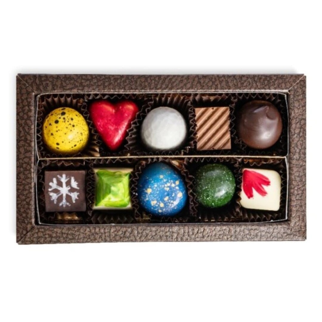 JANEK Vánoční krabička s pralinkami a lanýži Množství: 10 ks