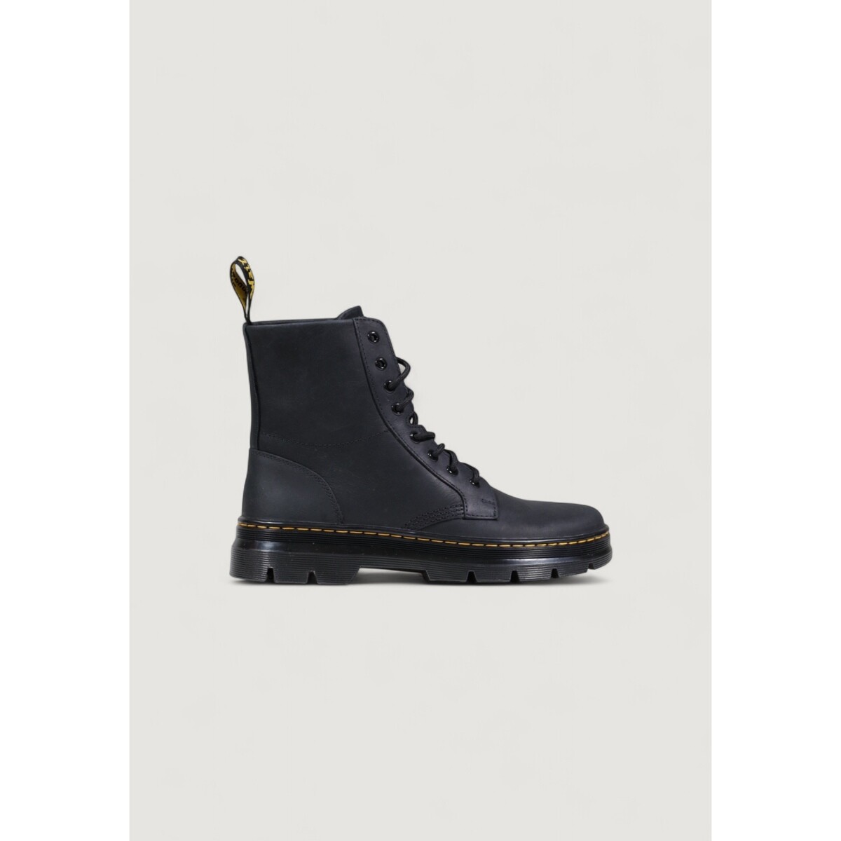 Dr. Martens  Combs Leather Wyoming Unisex 26007001  Černá