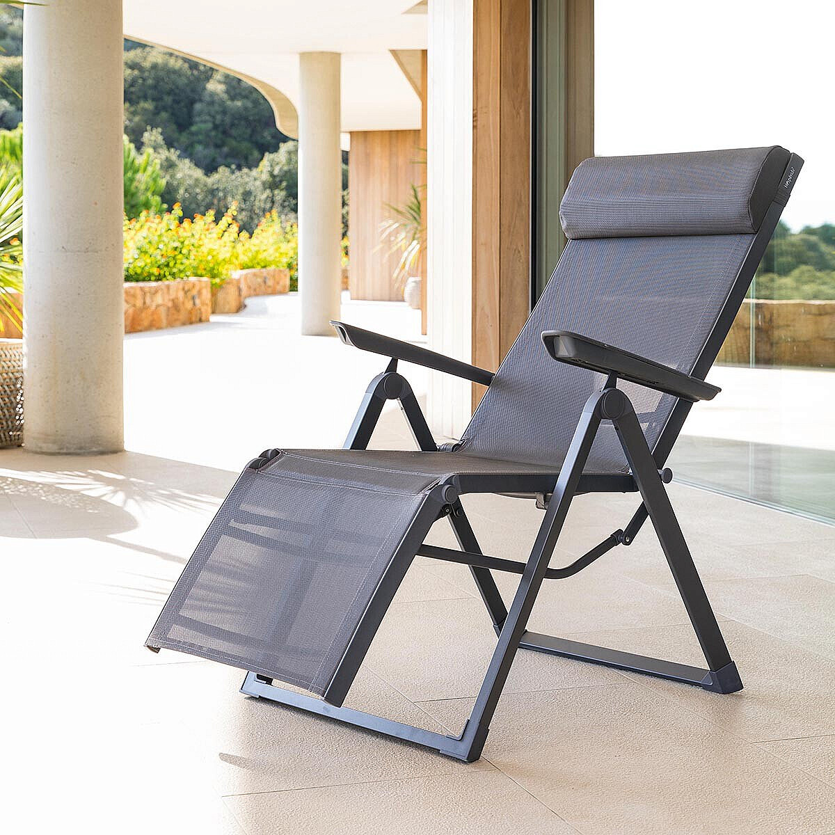 DEOKORK Hliníkové křeslo relaxační MALTA (antracit)
