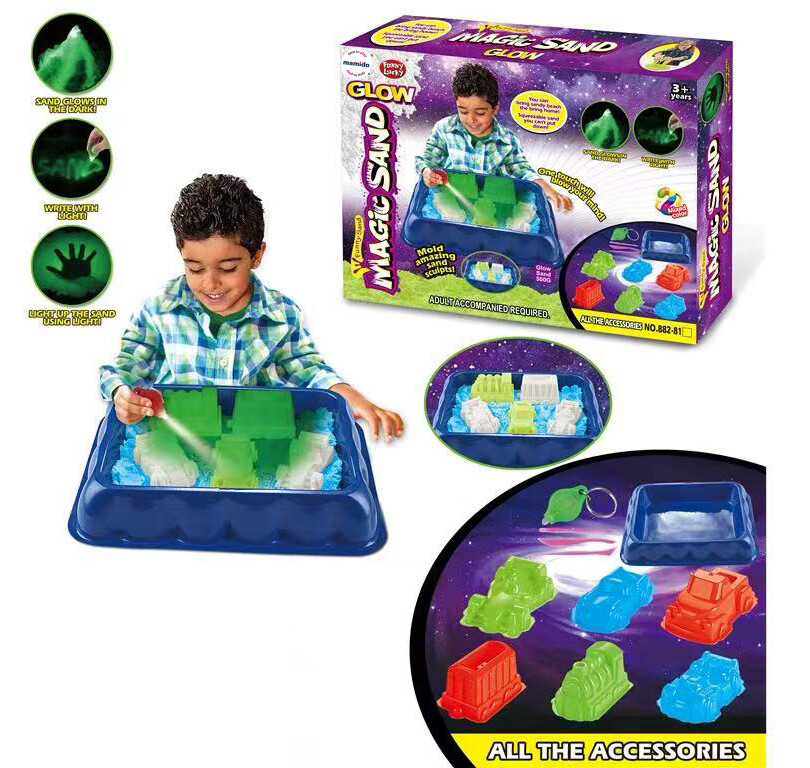 Mamido Mamido Sada svítícího kinetického písku 500 g s formičkami a podložkou