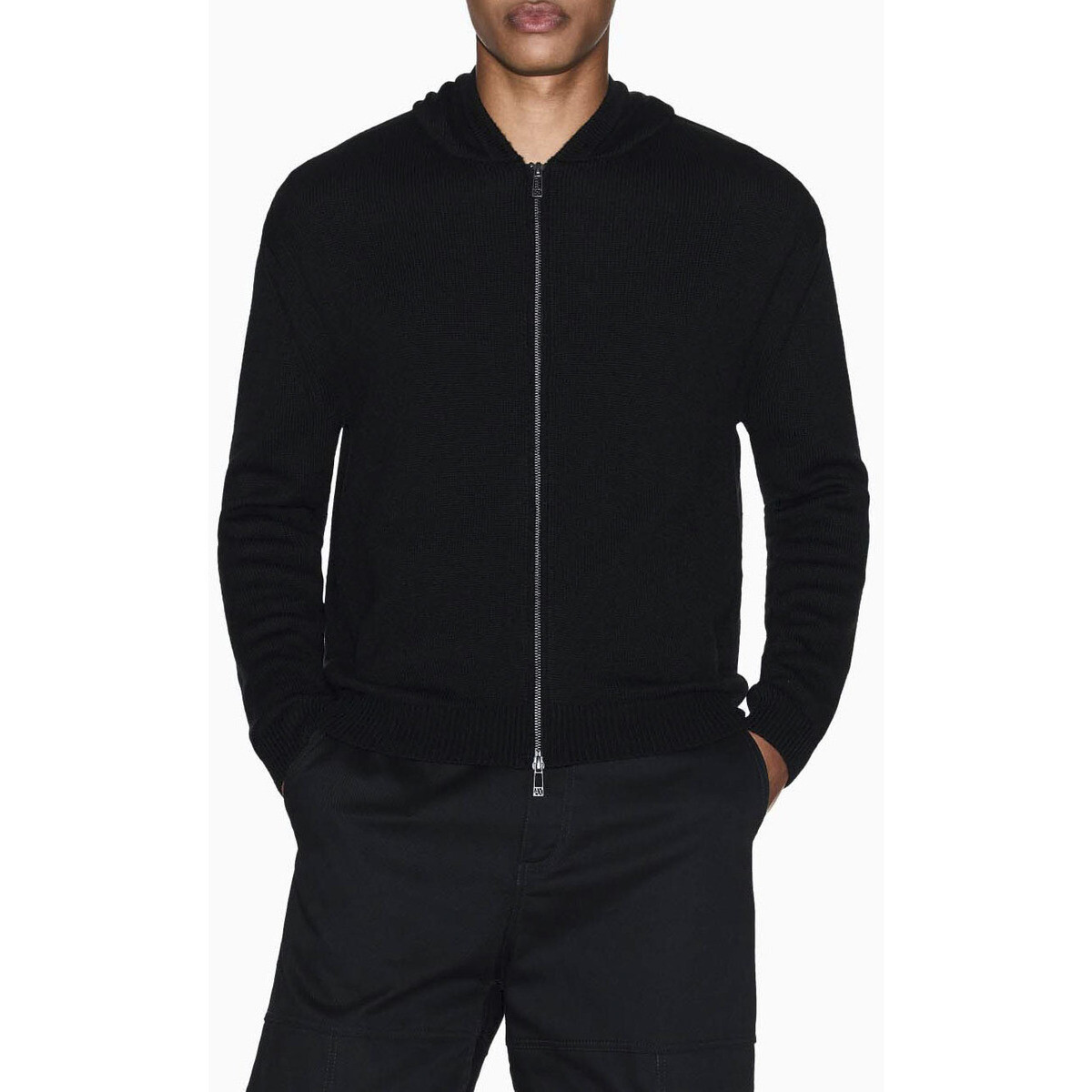 EAX  XM000905AF14008  Černá