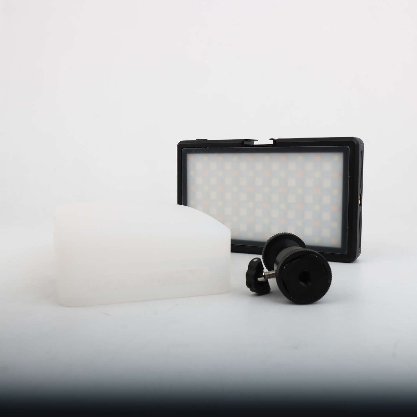 Colbor PL8R LED světlo bazar