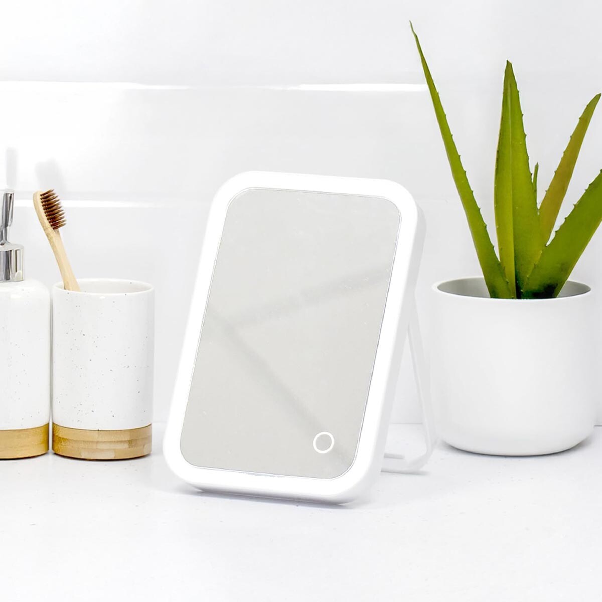 LED kosmetické zrcátko Wenko