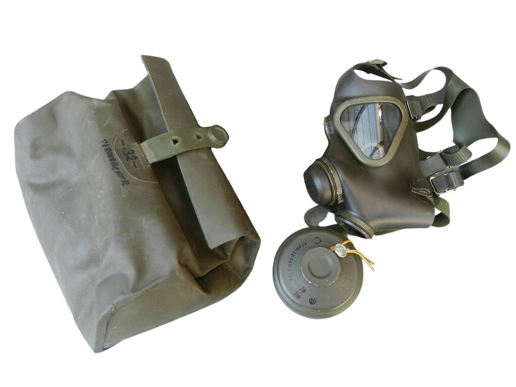 Plynová maska BW (Bundeswehr) M65Z s filtrem a brašnou Velikost: 3