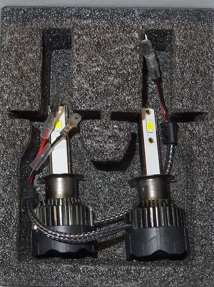 Žárovky LED H1 M8 3750, 10-30VDC, bílé, pár