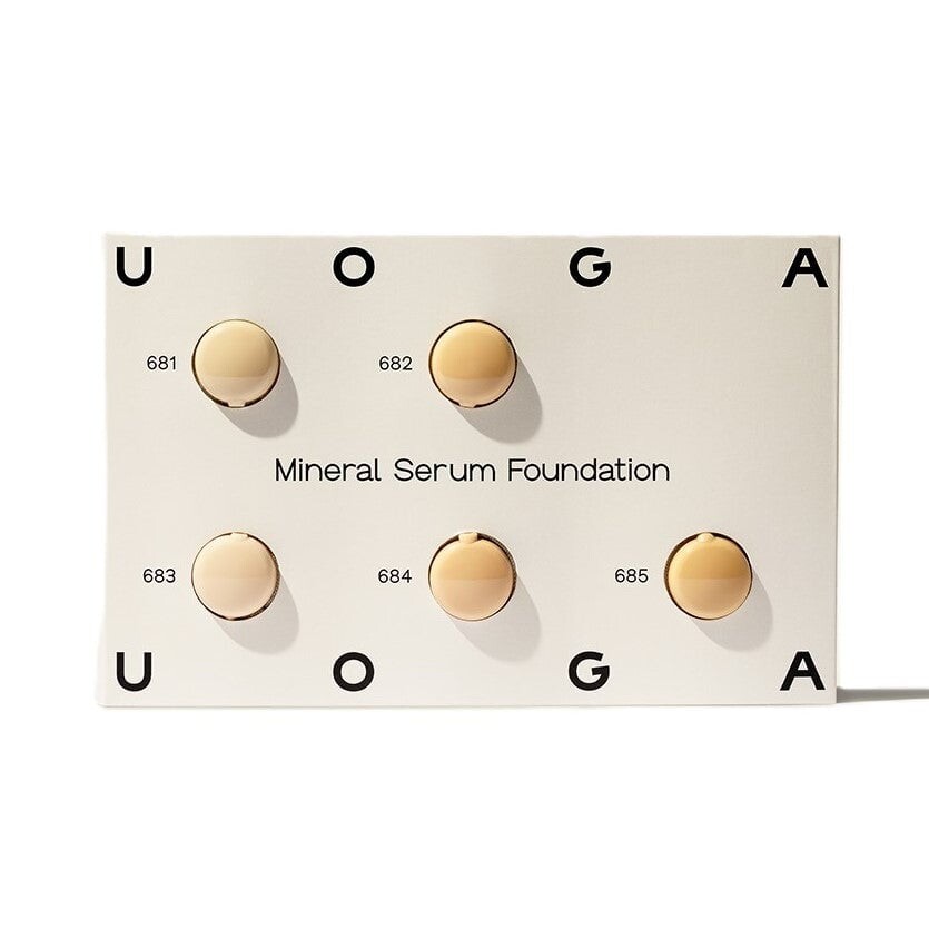 Uoga Uoga Sada testerů Tekutý minerální make-up a sérum SPF 20 BIO (10 x 1 ml) - 10 odstínů make-upu