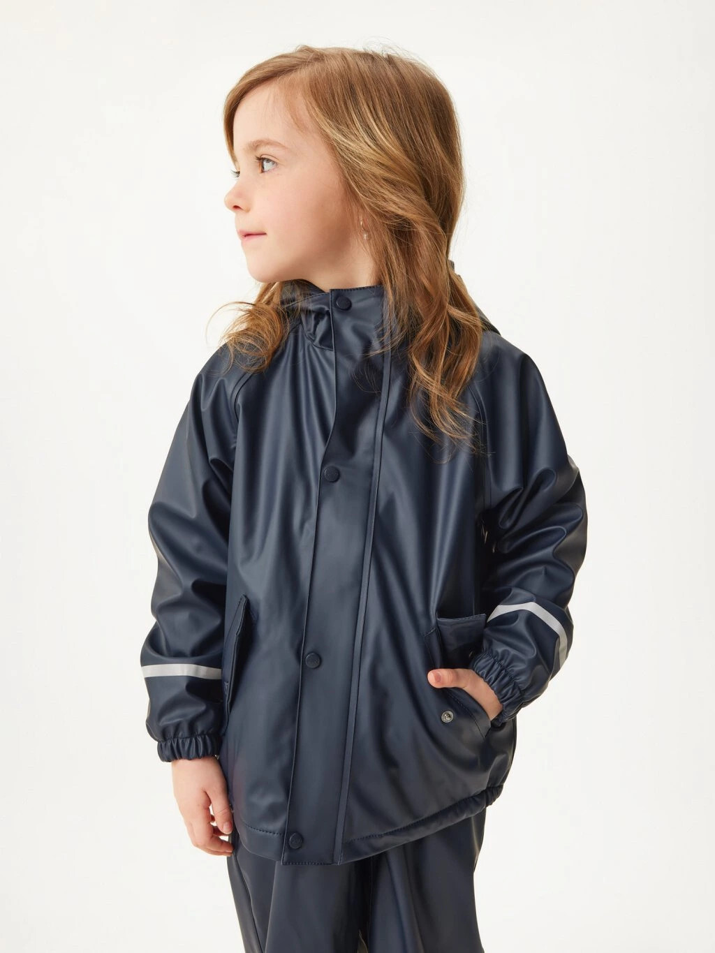 Nepromokavá bunda s fleecem, Tm. Modročerná - vel. 104/110
