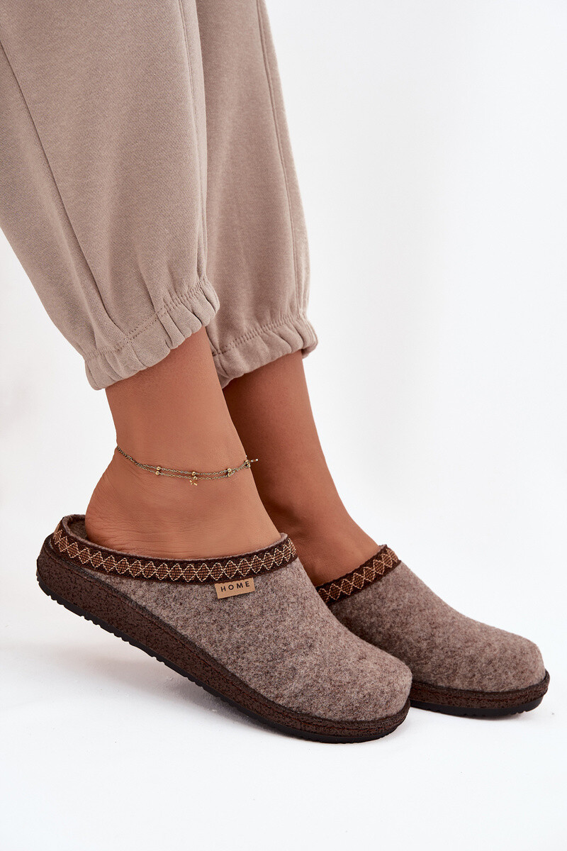 Dámské pantofle s výšivkou Inblu