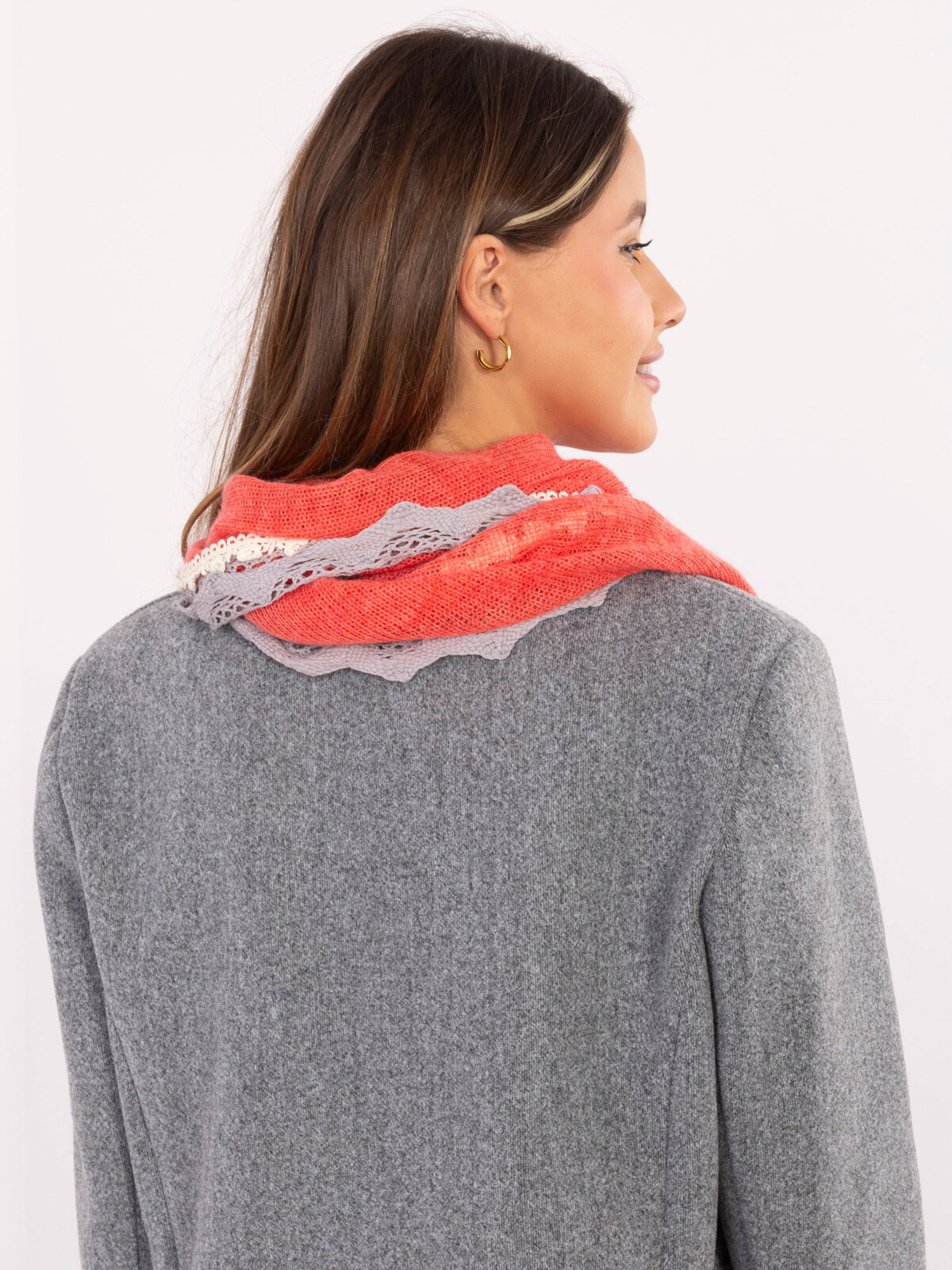 Šála s korálovým vzorem