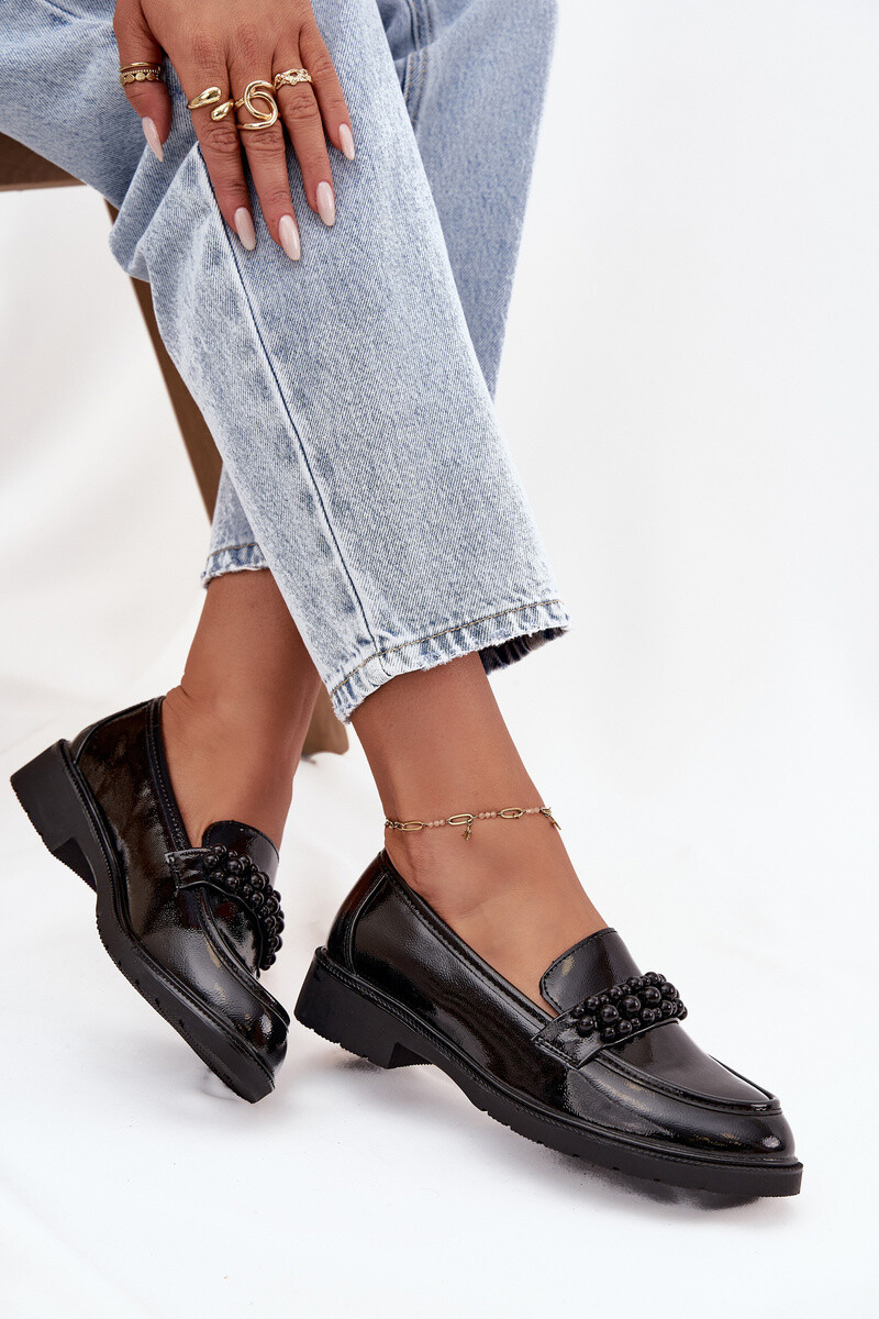 Dámské lakované mokasíny s korálky