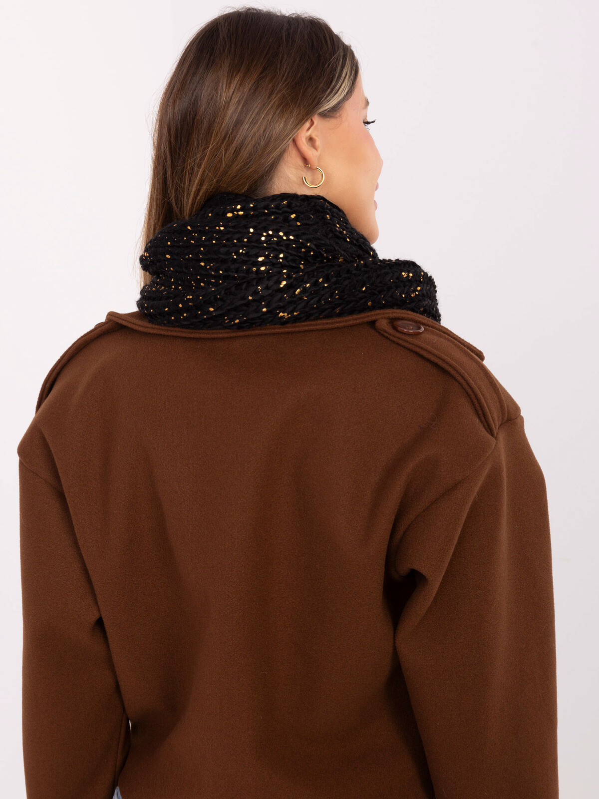 Černá komínová šála