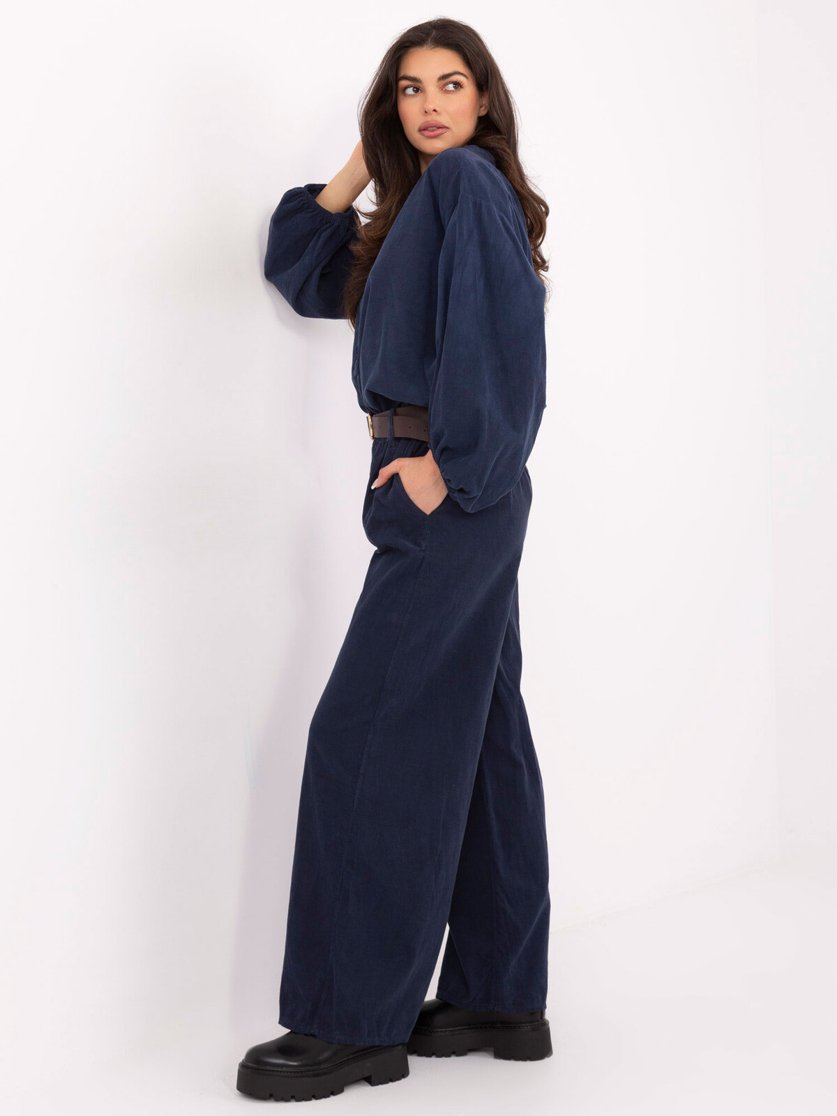 Kalhoty v námořnické modré barvě