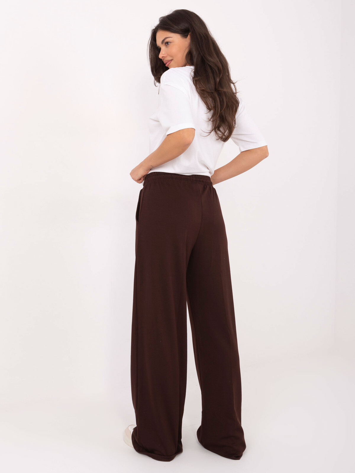 Dámské tepláky v tmavě hnědé barvě