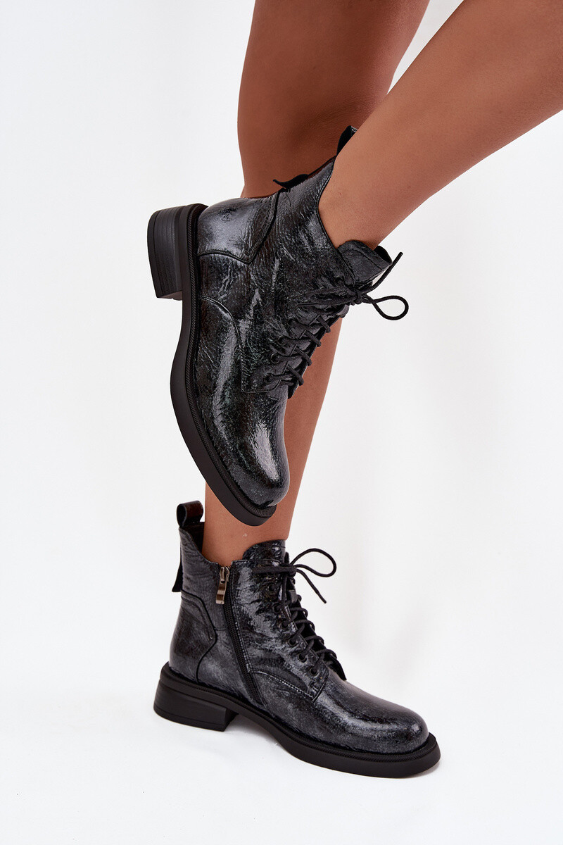 Lakované kotníkové boty na nízkém podpatku