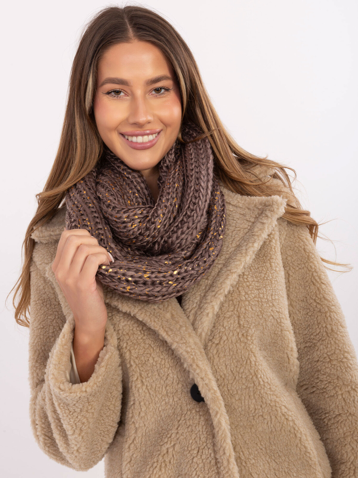 Dámská komínová šála v tmavě béžové barvě