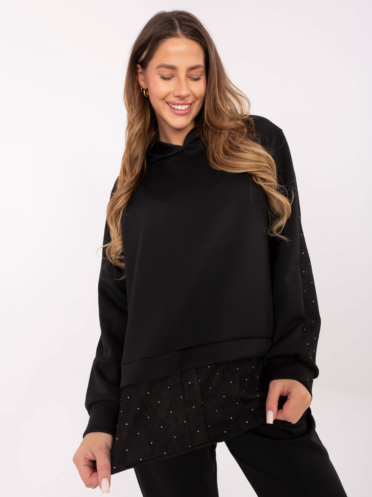 Černý dámský komplet se třpytivými detaily