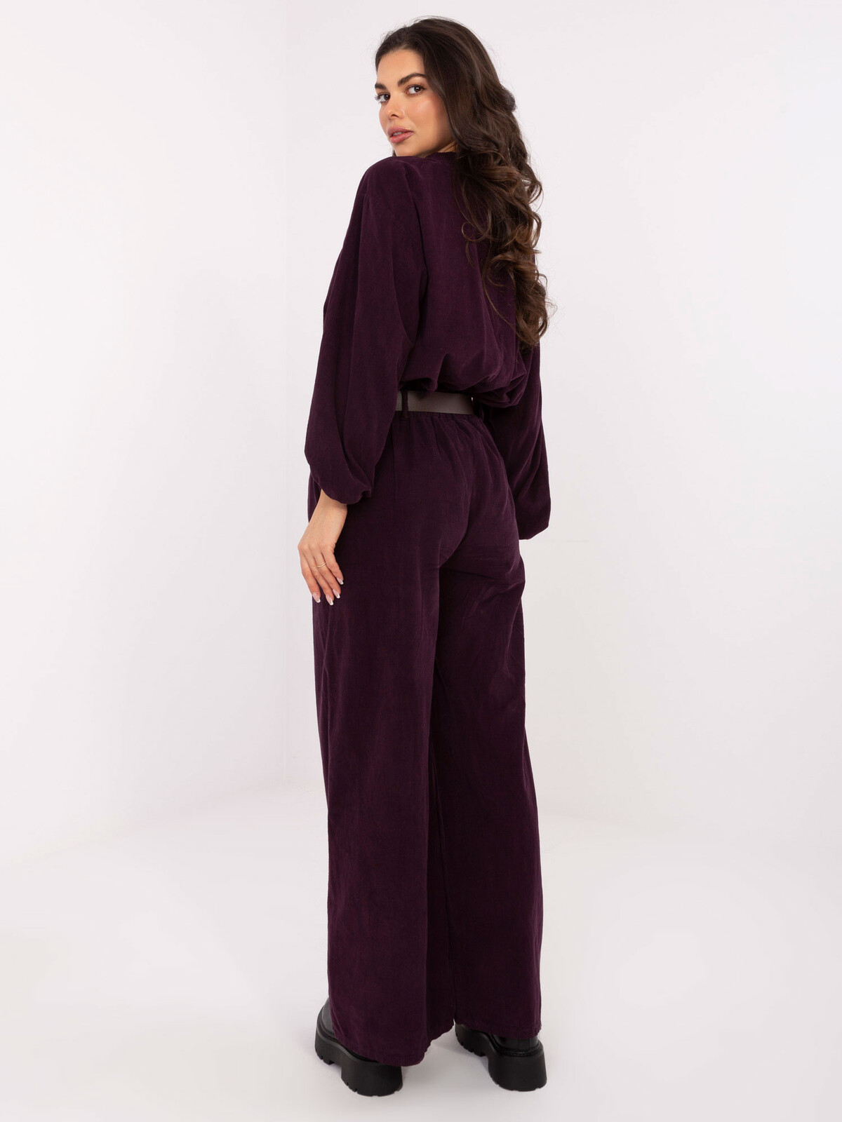 Tmavě fialové kalhoty s páskem